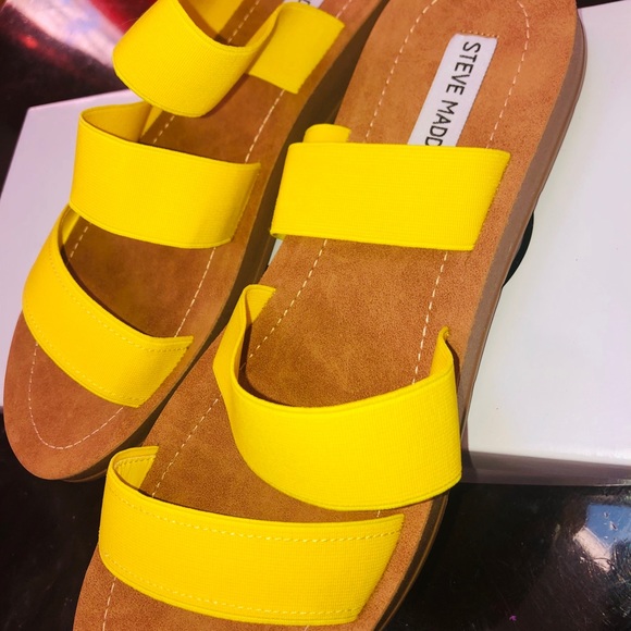 Cute Steve Madden Yellow Sandals! - Picture 1 of 8